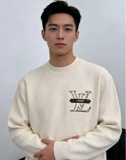 Louis Vuitton/Louis Vuitton chest old pattern leather crew neck sweater